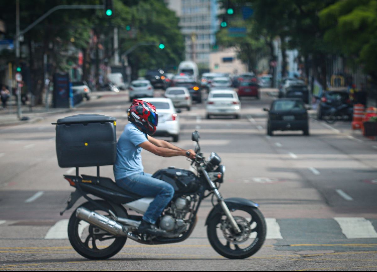 Isenção do IPVA gera onda positiva entre entregadores e foco na manutenção das motos
