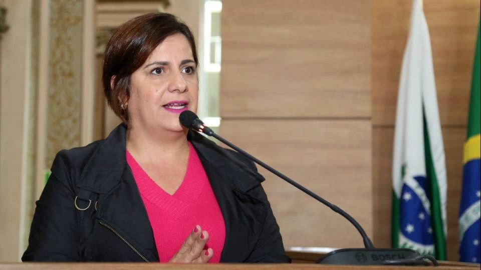 Vereadora Fabiane Rosa é expulsa do PSD após acusação de rachadinha